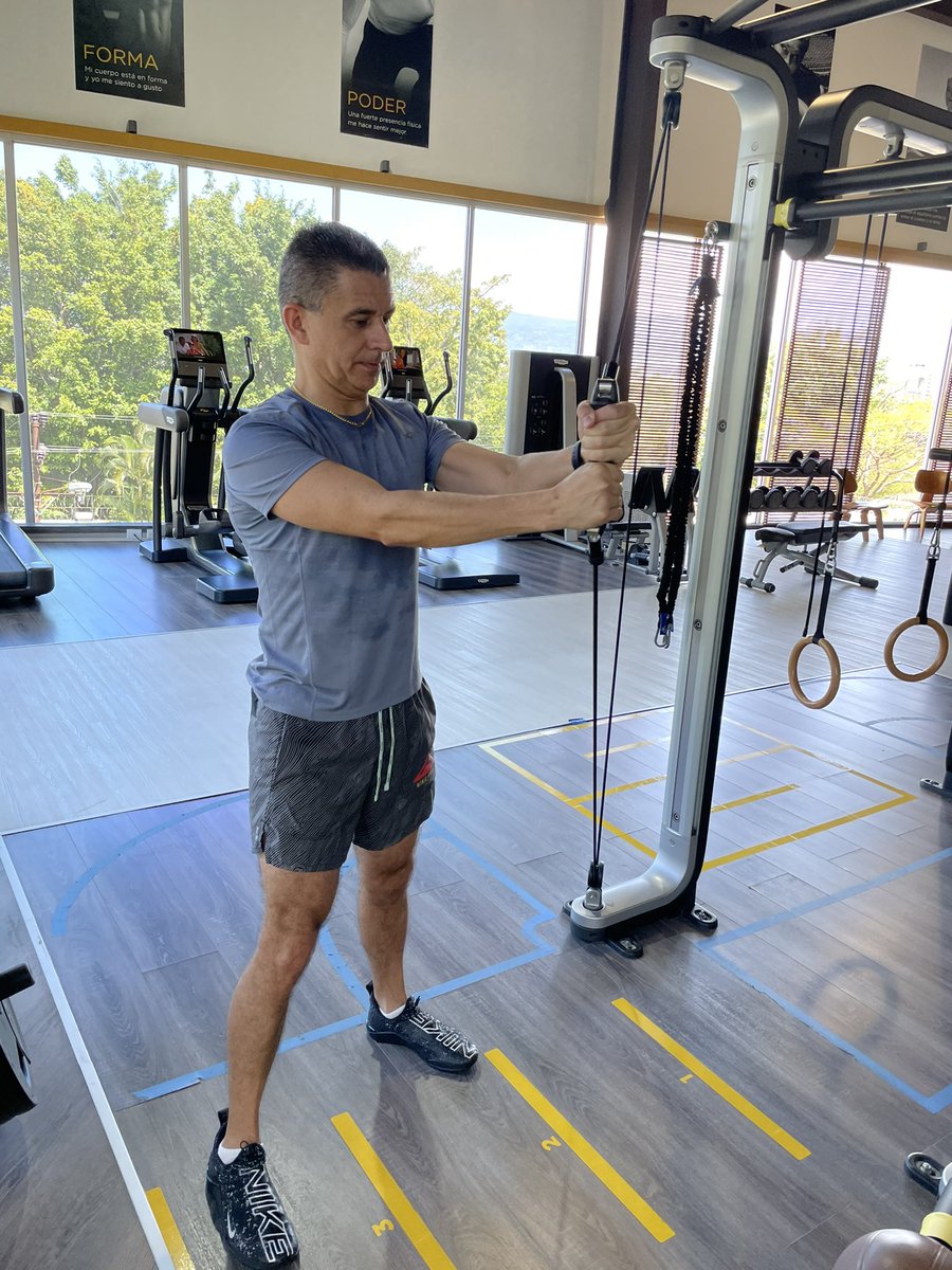 roymauriciocr's tweet photo. El ejército es salud ✌🏻💪🏻
#PersonalFit #Escazu #gym
#PuraVida https://t.co/WHVnfg3rUW