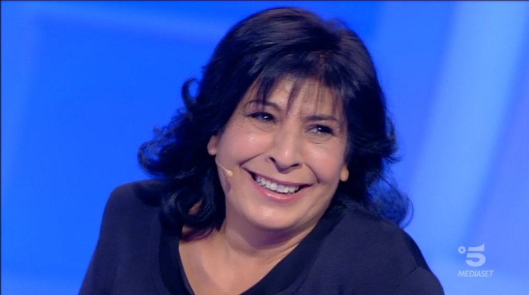 lastgiuli's tweet photo. UN RINGRAZIAMENTO A QUESTA DONNA PAZZESCA CHE HA REGNATO IN QUESTA SERATA TI PORTIAMO NEL CUORE 

#cepostaperte https://t.co/qrw8jdB4wr
