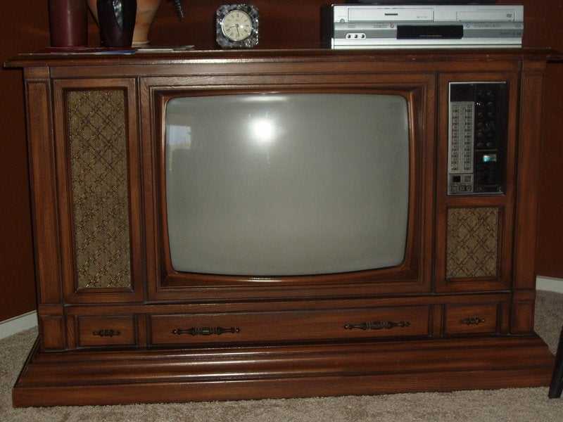 Who remembers when TV's were a piece of furniture in your family room? #80s #80stv