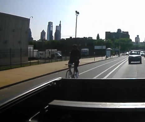 dphil2047's tweet photo. @ZEROVISIONPHIlL @PhillyOTIS Didn't I capture cyclist Not using their hands on Spring Garden?
#BikePHL #VisionZero #VisionZeroPHL #connectphl #badcyclist #phillybikes @PHLCouncil @PhillyOTIS @bcgp #VisionZeroPHLFails #safestreets @Visionzeronet @BikeLeague @schuylkillsarah @Piscitello_Law https://t.co/tkdLUOicHT