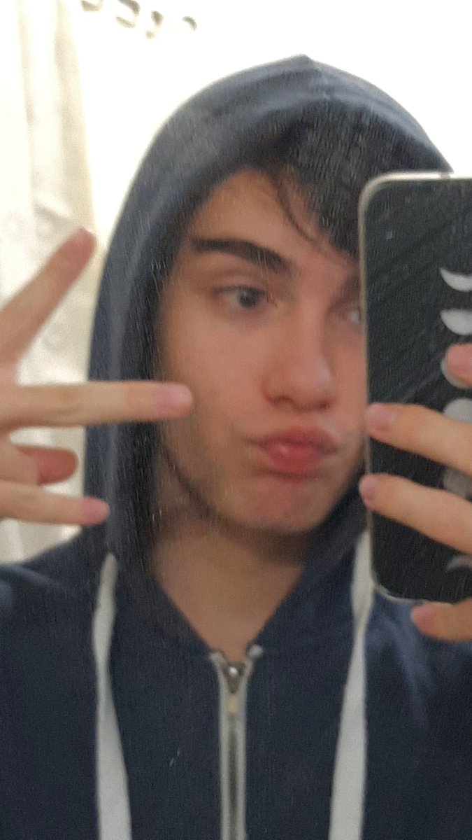 spiderboyn's tweet photo. holaa hago las dos integraciones m llamo jacques soy de argentina, staneo a taylor desde la era folklore y soy speak now stan. a camila la staneo desde finales de 2017 y mi álbum fav es romance bueno eso siganme lean mi carrd🤠 #SwiftiesTSVersions #IntegracionCC https://t.co/VAiFnnVi7r
