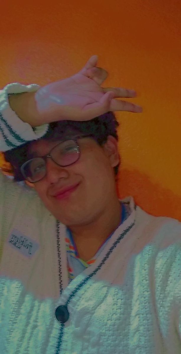 starlessboy's tweet photo. bno soy daniel de 🇲🇽, staneo a camila desde el 2018 y a taylor desde julio, mis álbums favs d tay son lover y folklore y de camila por ahora el debut, sigo a más personas vean mi carrd y siganme daaa, no estoy tan integrado en los dos fandoms!!! #SwiftiesTSVersions #IntegracionCC https://t.co/QHJQGOLeHO