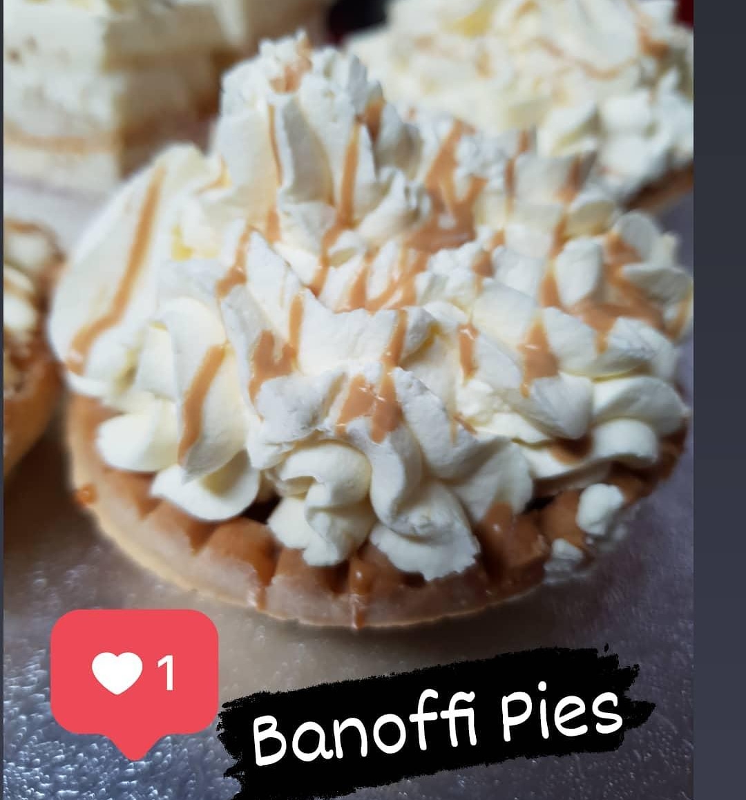 delicious_DD's tweet photo. Our Delicious Banoffi Pies have such a fulfilling flavour mmmmm

Available instore with click n collect or delivered to your door by calling 01484423923 or online via https://t.co/1QRl8WfpNy or https://t.co/ngByyndsWH

#DeliciousPie #DeliciousCake #Delicious #DeliciousDesserts https://t.co/bIxshDTSzY