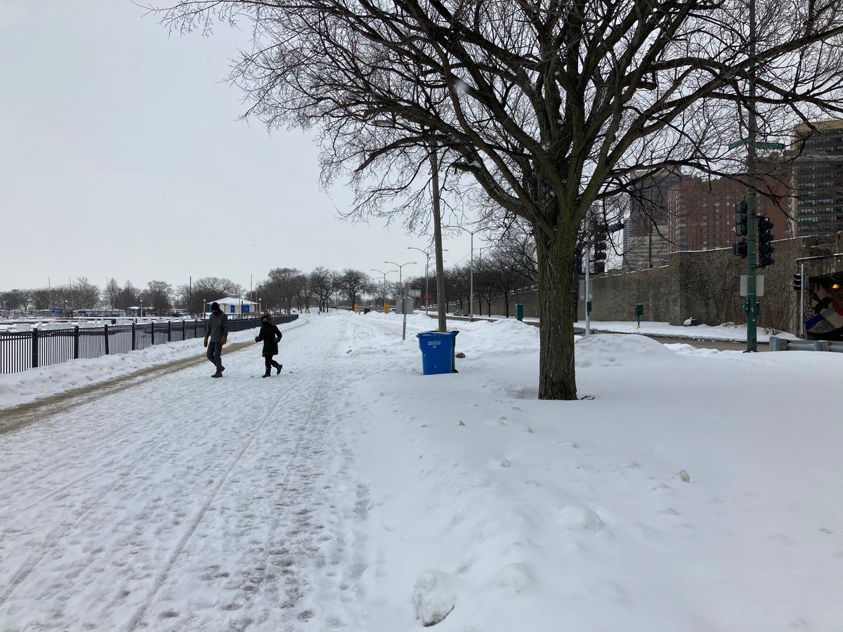 At Belmont Avenue now. Conditions south of Addison have not been great, with a choice between marginally enough snow on the trail, or slogging through heavy snow next to the trail. Would not recommend this stretch for a recreational ski.