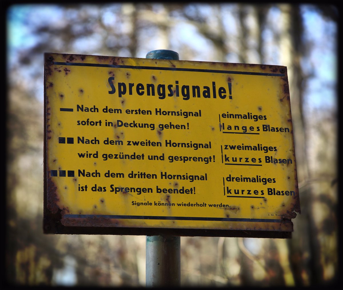 ChrissyvWellean's tweet photo. ... definition of sound ... #sound #alarm #forest #oldquarry #sign #warning #countryside #blastingsignal #danger #history #abandoned #lostplaces https://t.co/t6I3REaSvO