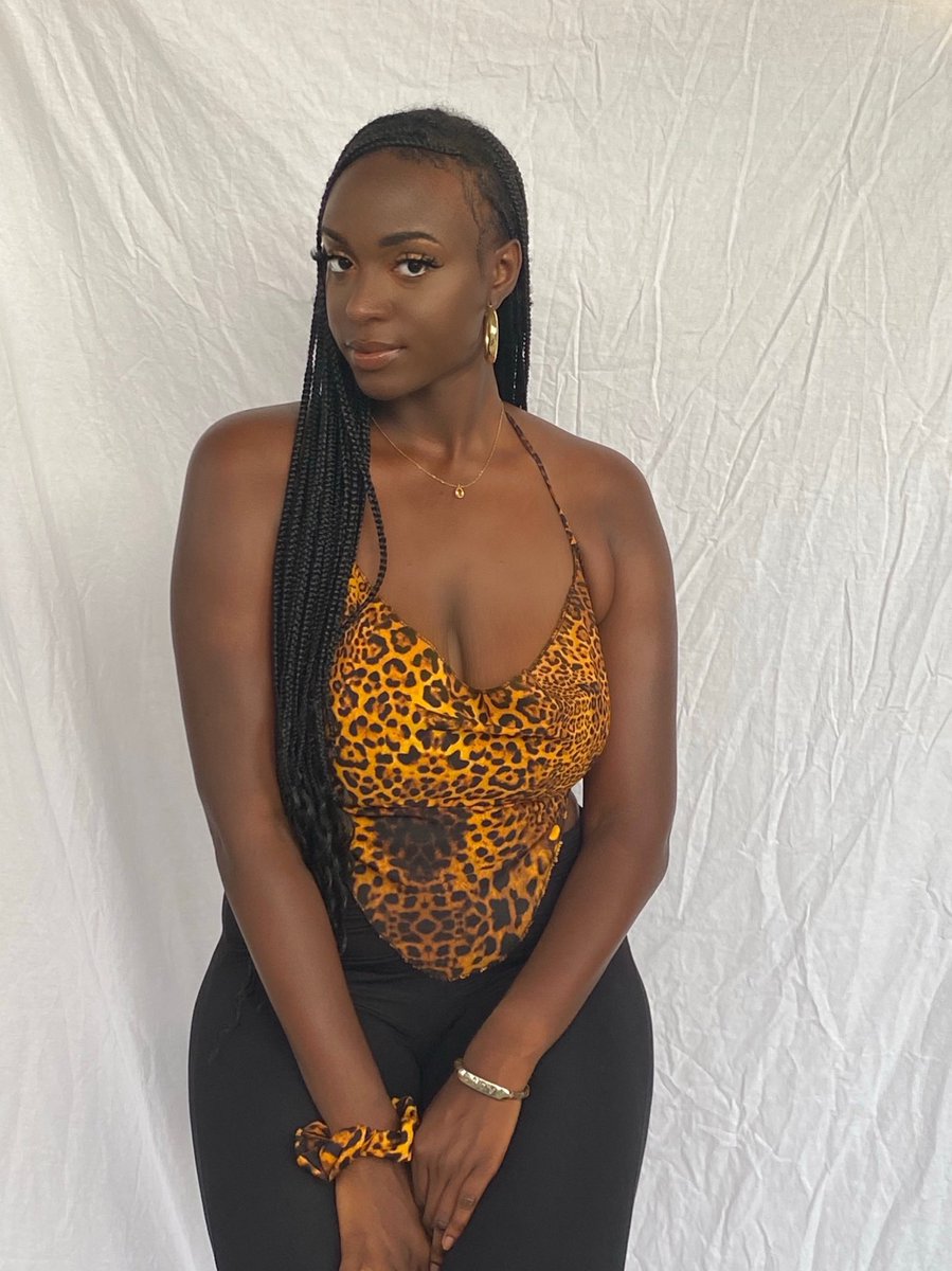 haddicakes's tweet photo. Chocolate 🍫 
Top @SohnaLove 
Jewelry @SerreCollection https://t.co/oNFueC2aQw