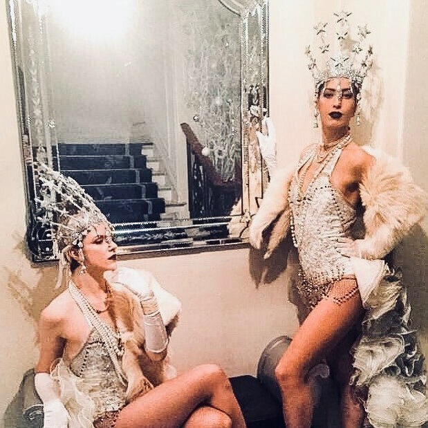 GLAD RAGS 👯‍♀️👯‍♀️
Who else can’t wait to get their glad rags on?

Get dressed up and go OUT OUT... yes please 🙋‍♀️💃

#saturdaynight #partytime🎉 #datenightoutfit #outout💃 #dressedupwithnowheretogo #hostesswiththemostess #hostess #gatsbygirls #claridgesho… instagr.am/p/CLPZzU6BMvG/