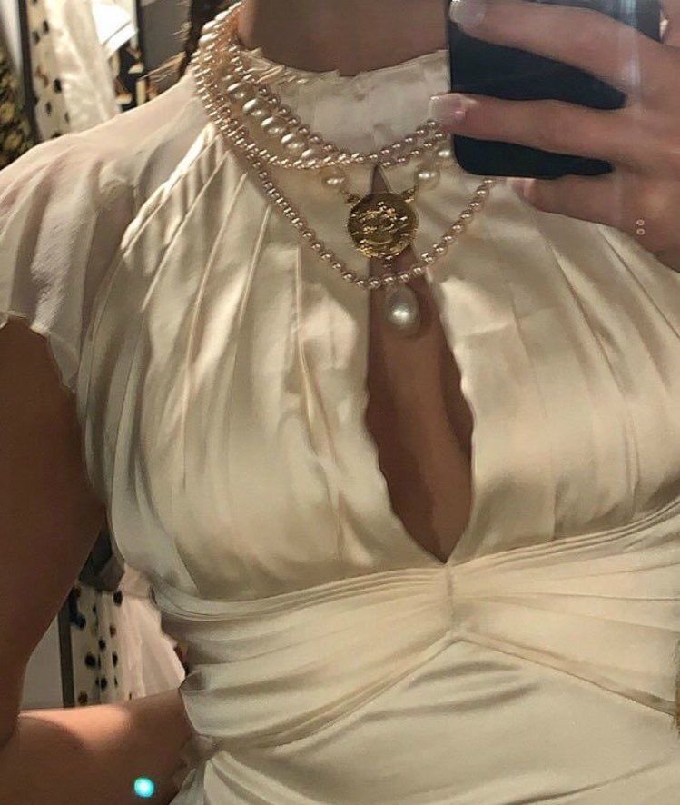 endiscotheque's tweet photo. hi, im new to fashion side of twitter

⋆ im interested in modeling +design as a hobby
⋆ im mainly into gothic fashion
⋆ i love and post poetry and moodboards 
⋆ im focused on linguistics in school, learning 3 languages

let’s be hftwt moots 🤍 https://t.co/8vjA6wU6mN