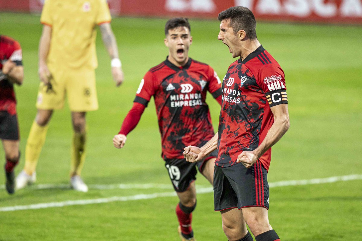 🦁 ❤️🖤 <a href="/danivivian5/">Daniel Vivian</a> 

¡EL GRITO DEL ©️APITÁN!

#MirandésGirona