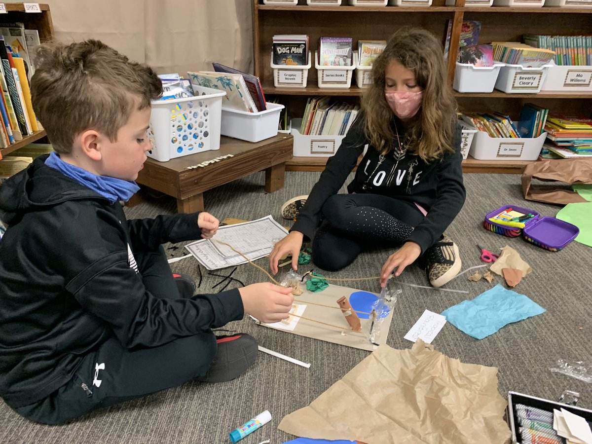 Chedrickteach's tweet image. Zoo habitat construction day- complete with snack break.  All teams finished their project by the deadline, some even came in under budget! #PanthersEngaged #FM21STEAM #RealWorldExperience @PKESAdmin