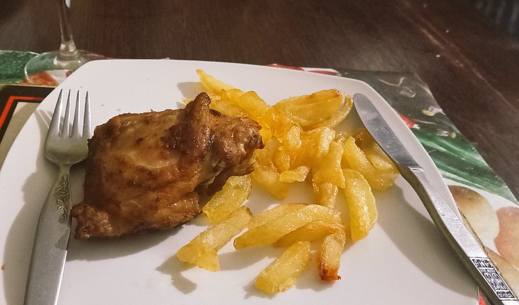 GwiziSoneni's tweet photo. #MaskUp 
Final product on my plate 
#Locksdown activities cooking as a #PWDs
#StayAtHome #Covid_19 is real! https://t.co/VLxSkmi2Lm