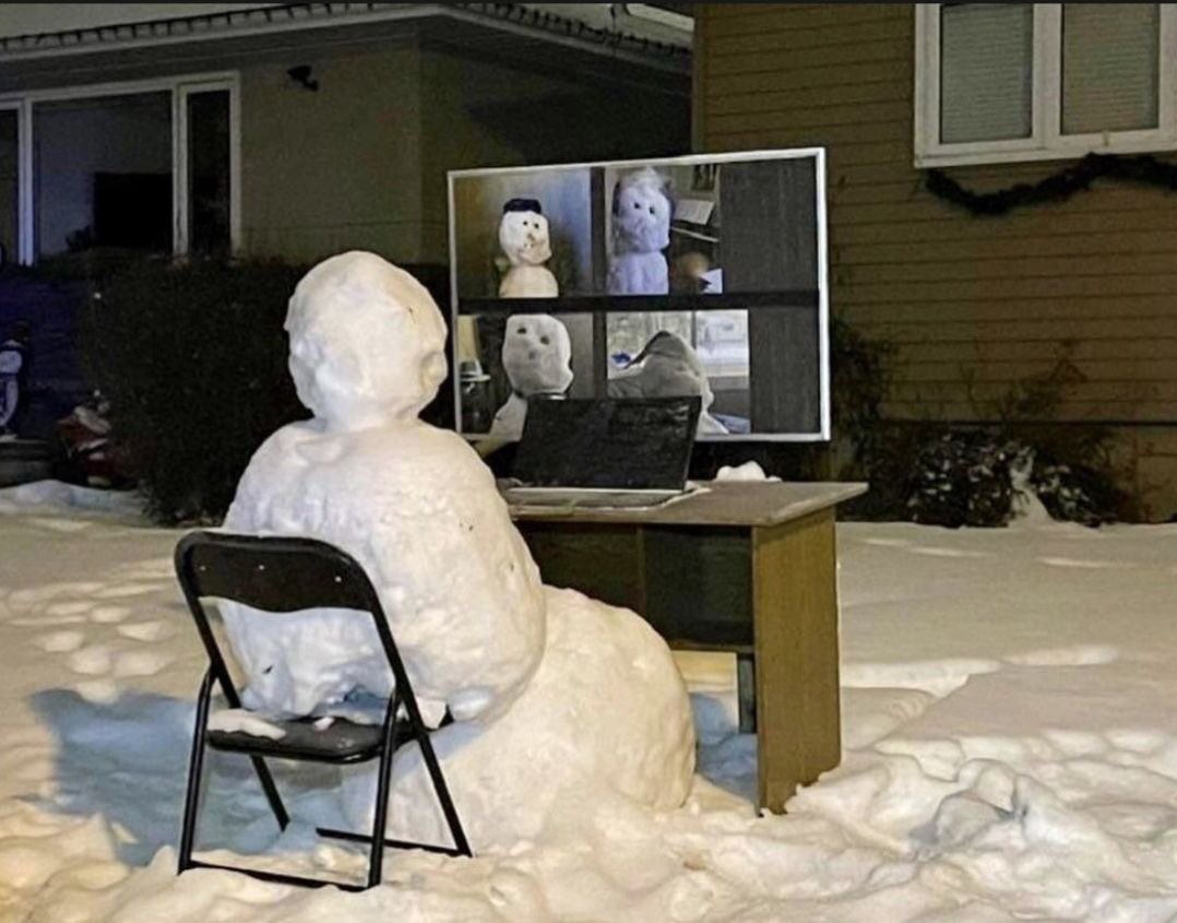 treasadovander's tweet photo. “Are you guys chilling?”
This gave me the lols 😂
#snowcall #zoom @zoom_us https://t.co/DWcCDezSTA