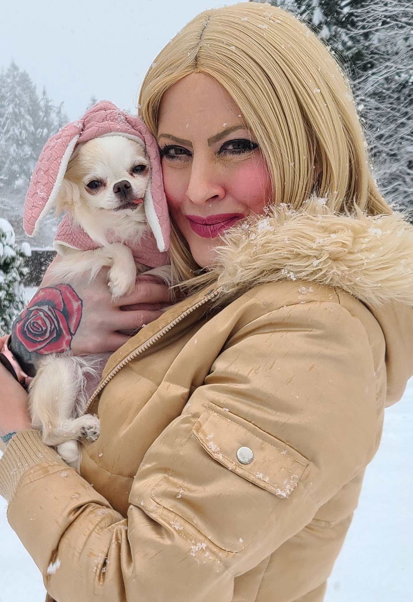 1 pic. Precious and me out in the snow. We got way more snow than we thought, brr it's cold! ❄️🌨️❄️ https://t.co/E60Ers7OJJ