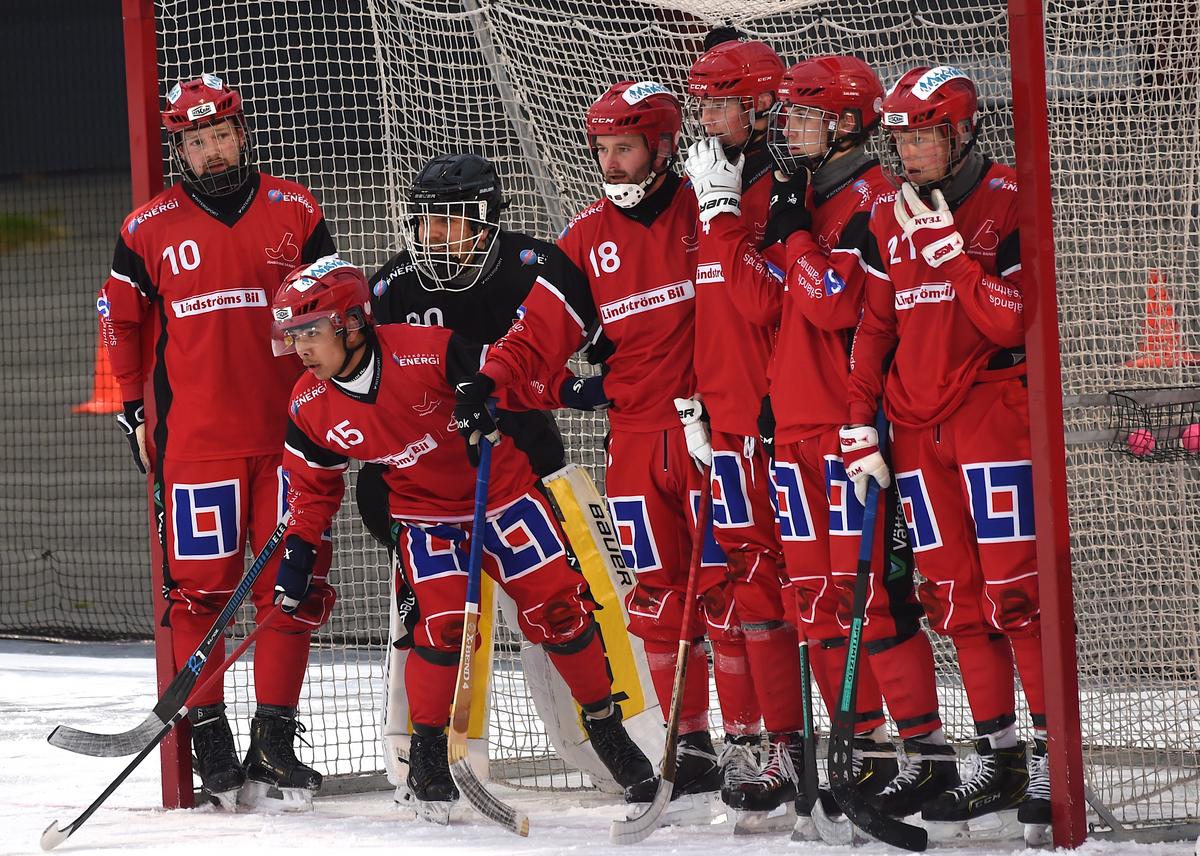Jönköping Bandy rasade ihop efter matchstraffet och föll stort: ”Vi viker ner oss fullständigt”. jp.se/artikel/jonkop… <a href="/Jonkoping_Bandy/">JÖNKÖPING BANDY IF</a>