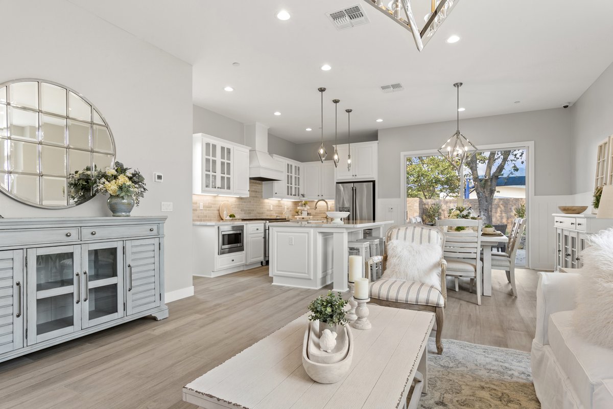 blackpinehomes's tweet photo. It's the hint of turquoise for us 😏

Schedule your private tour at Abbeys Gate in Citrus Heights today. #UncompromisedLiving #BlackPineCommunities https://t.co/xEQLT223R0