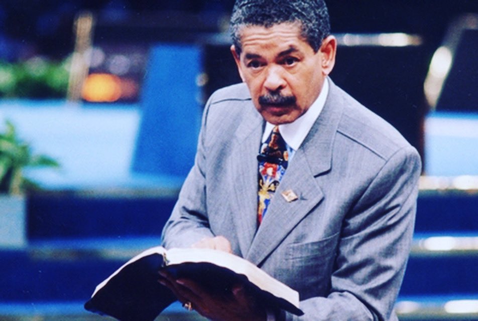 EDarrellThomas2's tweet photo. He was bold, groundbreaking, a trailblazer, a black history maker, and simply put he was one of the greatest ever. He pushed the body of Christ forward like few ever have. RIP to one of the greatest Generals EVER Dr. Fred Price🕊🙏🏾 #WellDoneSir #FrederickPrice https://t.co/0zvaOnGZ07