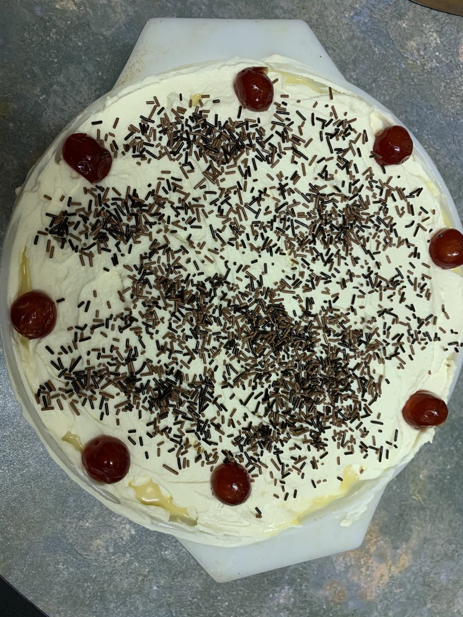 nobeigehere71's tweet photo. Birthday meal for Scott. My homemade spaghetti bolognaise followed by homemade fresh cream trifle (no fruit). #fittoburst https://t.co/srW0rBGjdK