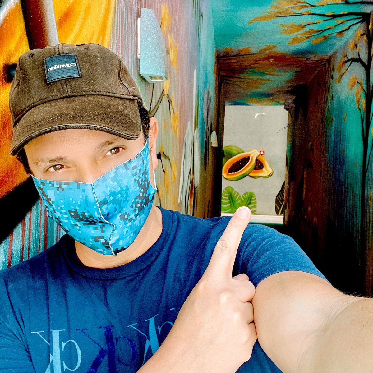 dondeestamel's tweet photo. Hoy #sabado el #color es #azul. Quiero agradecerle a todos los #fans #seguidores por apoyar la #canción “Tríptico al amor” y a la #comaye @cristinaeustace por su paciencia y profesionalismo - ya vienen las canciones inéditas.  A cuidarse del #covid19 https://t.co/xvAijp389F