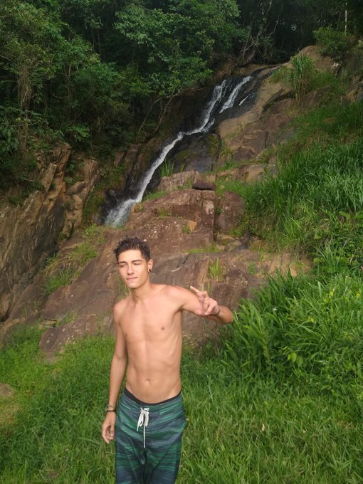 Watch MatteoZacX's leaked NSFW photo on TwXstars