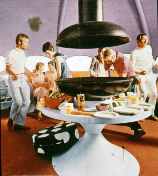 Inside the spacious Futuro were all the 1960s mod cons: a central cooker/heater, reclining chairs, funky furniture and cool, crisp lines. Did it have shagpile carpets? Of course it did!