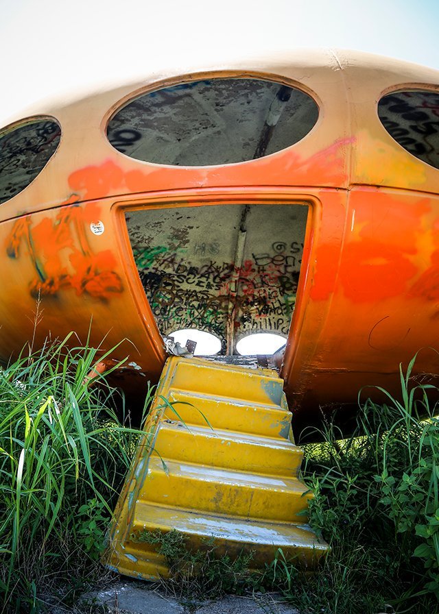 Only 100 or so Futuro houses were ever sold, and by the 1990s many had been abandoned, neglected or vandalised.