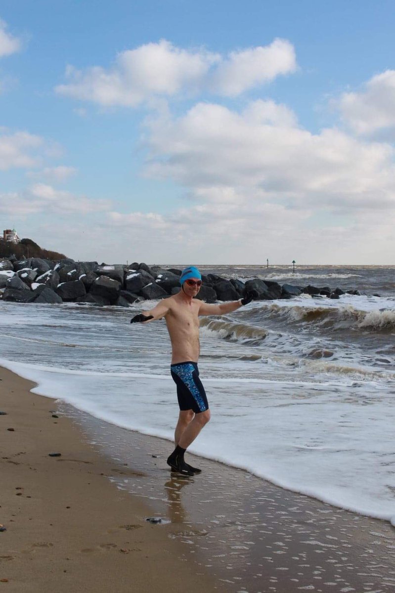 swimscaper's tweet photo. ❄️intense❄️invigorating       ❄️intoxicating (def *not* insane) six mins #iceswim in the #northsea @ 2.4° 12.02.21 #winterswimming #nowetsuit #Felixstowe #swimscapes  #swimsmooth #suffolk @Melissajdowell 💪 https://t.co/t3EsGmhOI6