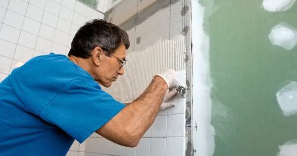 C21Cardinal's tweet photo. The 11 Worst Home Renovations for the Money 
https://t.co/ye9KMagEHv https://t.co/4boUu2HH3r