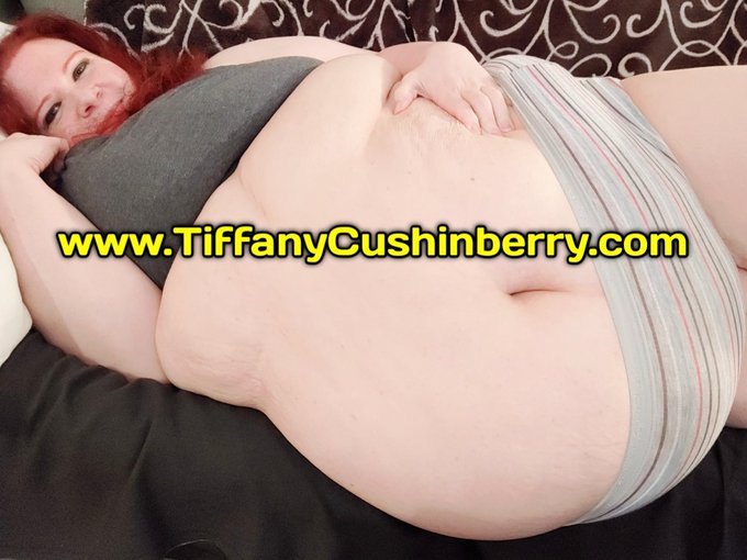 Make me fatter! Buy my content, send me gifts and tip me! Think how big you will make my belly...  Wishlist:<a href="/tag/realloyalfans"class="tags"><span>#realloyalfans</span></a>