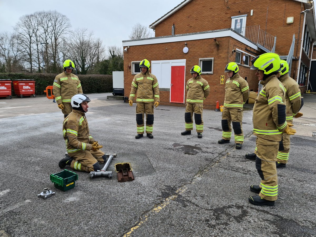 Today was the start of a crazy few weeks for @WSFRS_TDA and @WestSussexFire today we welcomed R2-21 for their introduction to the fire service. Monday we welcome R1-21 to complete their 2 week initial course. #Training #firefighters #retained #trainonesavemany