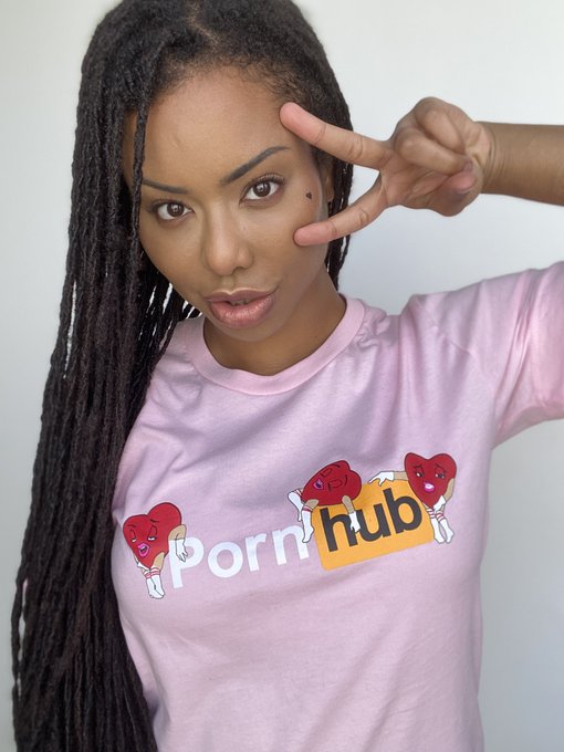 1 pic. I got a new shirt from https://t.co/CfMqFpykZt 💕 @Pornhub also sent me pasties, but I just got<a href="/tag/mvsales"class="tags"><span>#mvsales</span></a>