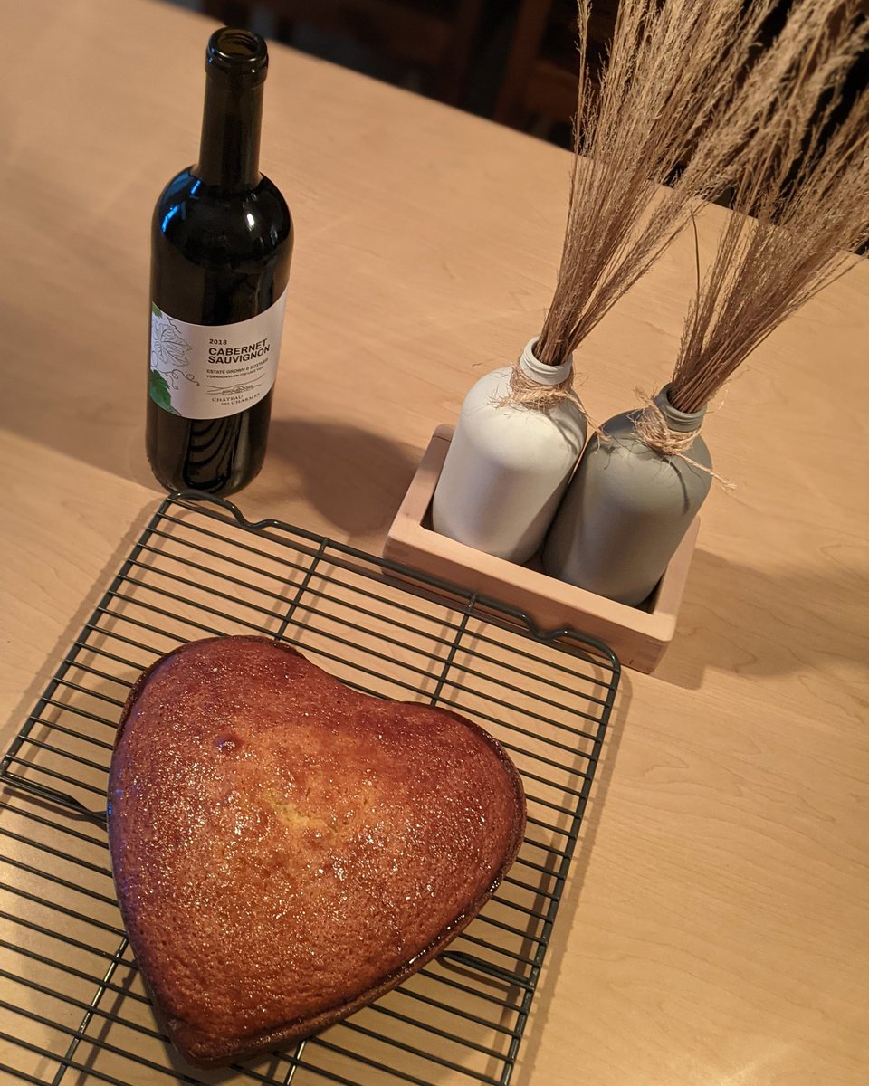 ....and the pièce de résistance. My daughter's famous Olive Oil cake. #happyvalentines