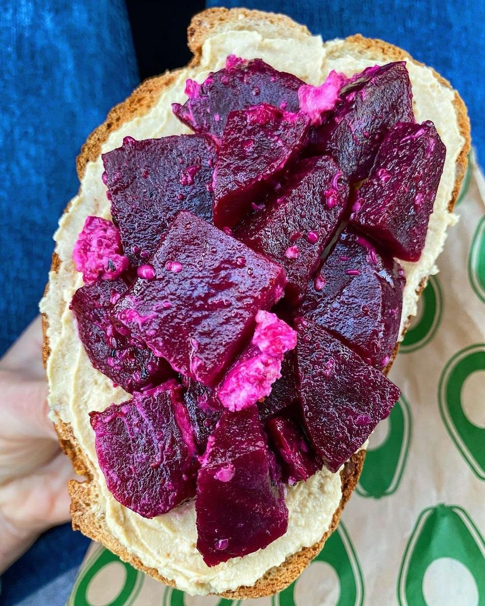 UrbanPlates's tweet photo. Still counts as a salad, even if that salad was just the topping to your bread. 

@nuttylive serving up major #LifeHacks: leftover Beet Salad with Goat Cheese, hummus, bread. 

#UrbanPlates at Home https://t.co/6CgA4OC7SM