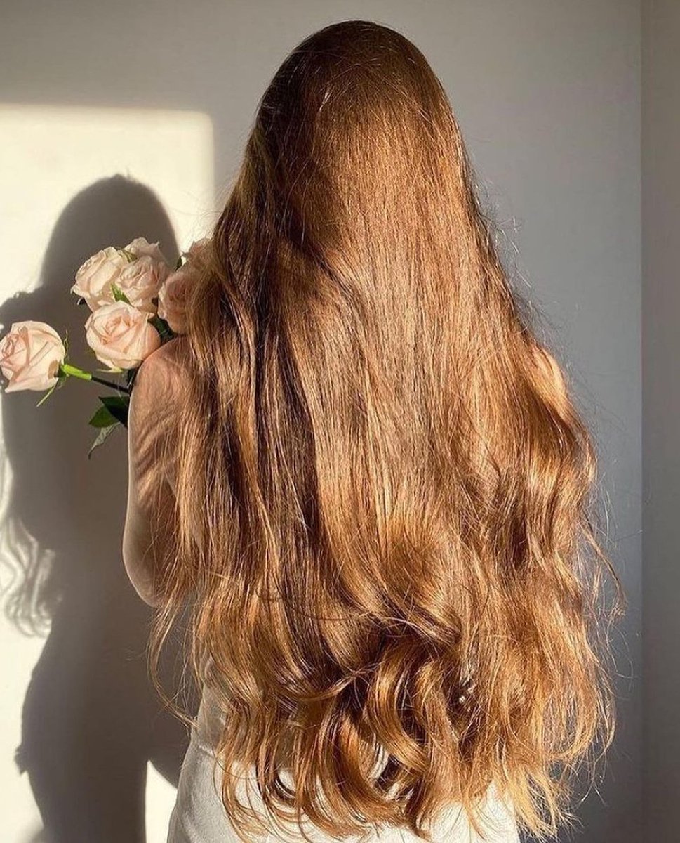 كريم الشعر المرمم للشعر بزبدة الشيا الاصلية والتسع زيوت🌻
يستخدم دهان يومي اويستخدم كماسك للشعر وتغسليه مع وضع فوطه نص ساعه او بروكاب حراري عشر دقايق طب لو شعرك دهني بسيط يتحط قبل غسيل الشعر بساعه ويتغسل بالشامبو، ده مناسب للشعر الجاف والهايش والتالف ومناسب للشعر الافريقي 💞
💌