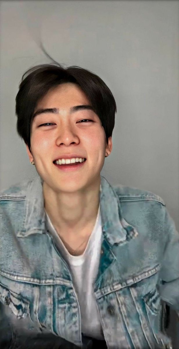 Ieemxnade's tweet photo. happy bday for my oppa. wyatb semoga hbd spp npwp afk spbu mtk ppkn lqkxkakjznahz. oke lafyu 💞 https://t.co/JRaTn3mzWj