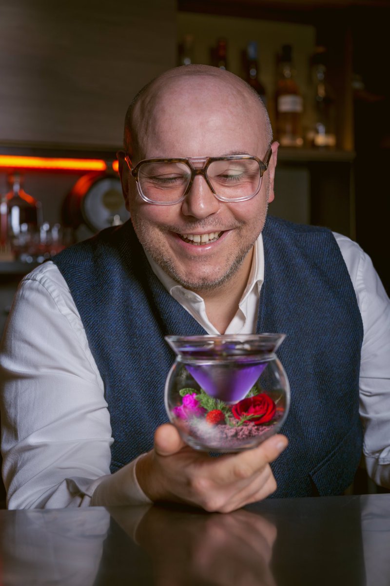 Désir d'aimer is a lovely cocktail, prepared with <a href="/Ciroc/">CÎROC Official</a> vodka, Parfait Amour liqueur <a href="/MarieBrizardES/">Marie Brizard España</a>, Maraschino liqueur, citrus water and champagne. The decoration is  “The Garden of Temptation”, made with beetroot and black olive powder, edible flowers, wild strawberries..