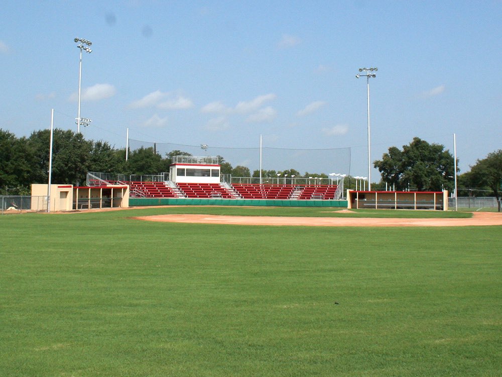 tcmallory18's tweet photo. I am very excited to announce that I have committed to Austin College to further my academic and baseball career! I’d like to thank all my family, friends, teammates, coaches, and above all else I’d like to thank God for this opportunity! @ACRoosBsb @BonhamBaseball @TheChek34 https://t.co/hthXCmp133