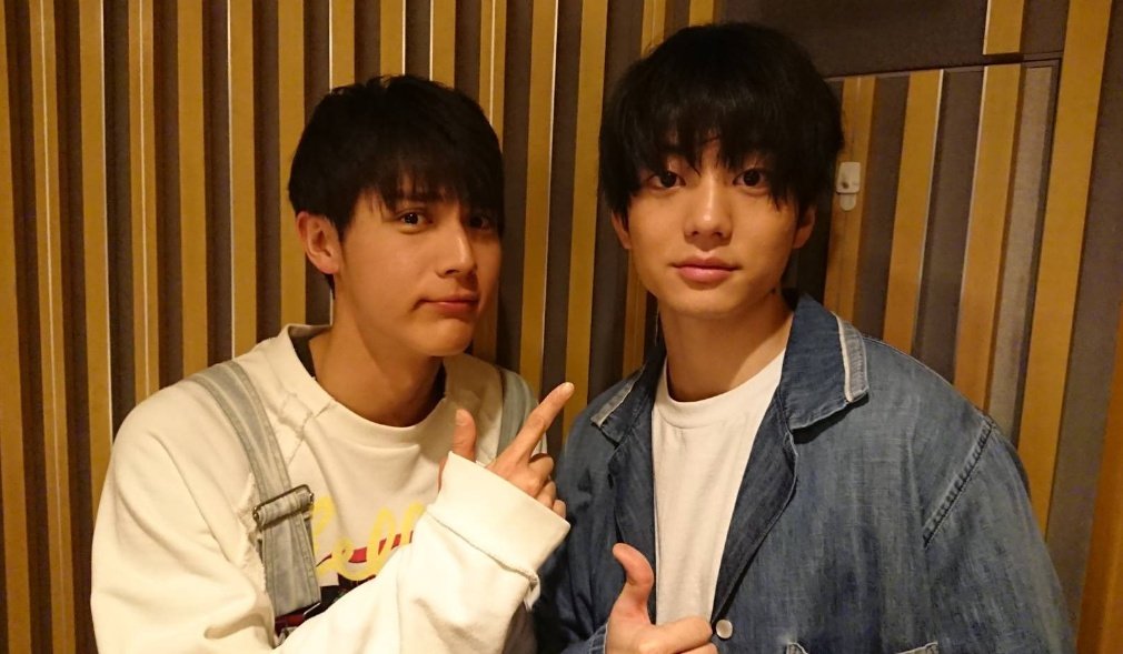 Aya_mic_yk's tweet image. 2020,2,17(月)27時📻️
大志くんゲスト。アカデミー賞授賞式の話🤭お互いの活躍の話。結局2人のモテ度の褒め合い😆 カラオケも音楽の趣味も合ってる2人。ニットの好みも似てるけどトックリというのは健太郎さんだけ😊
ライバルで仲良し💫
良い友人関係だなぁ🍀
#伊藤健太郎ANN0