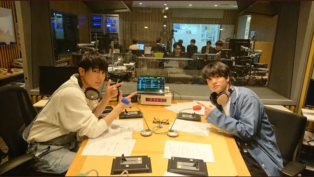 Aya_mic_yk's tweet image. 2020,2,17(月)27時📻️
大志くんゲスト。アカデミー賞授賞式の話🤭お互いの活躍の話。結局2人のモテ度の褒め合い😆 カラオケも音楽の趣味も合ってる2人。ニットの好みも似てるけどトックリというのは健太郎さんだけ😊
ライバルで仲良し💫
良い友人関係だなぁ🍀
#伊藤健太郎ANN0