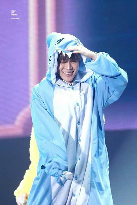 Jimin; Rawr *please act scared*