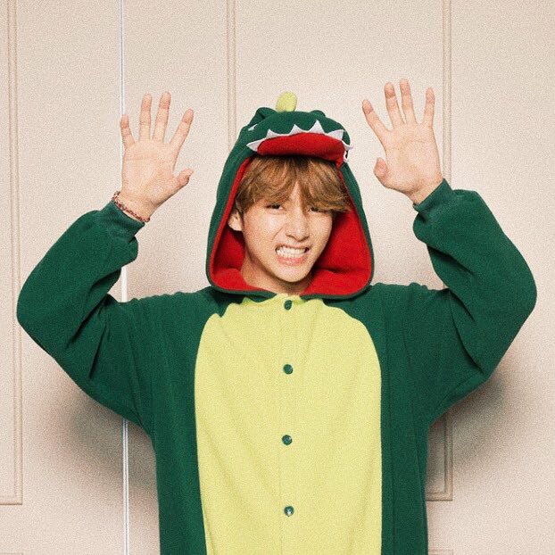 Jimin; Rawr *please act scared*