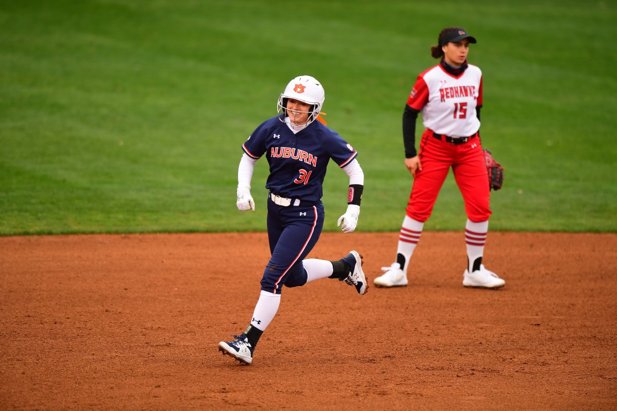 AuburnSoftball tweet picture