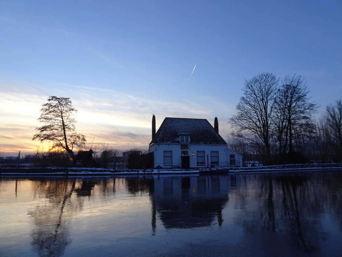 #Winter in #Overschie (Delftse Schie)
#Rotterdam ⁦<a href="/Overschie/">Overschie</a>⁩ ⁦<a href="/rotterdam/">Gemeente Rotterdam</a>⁩ #DelftseSchie #ijs