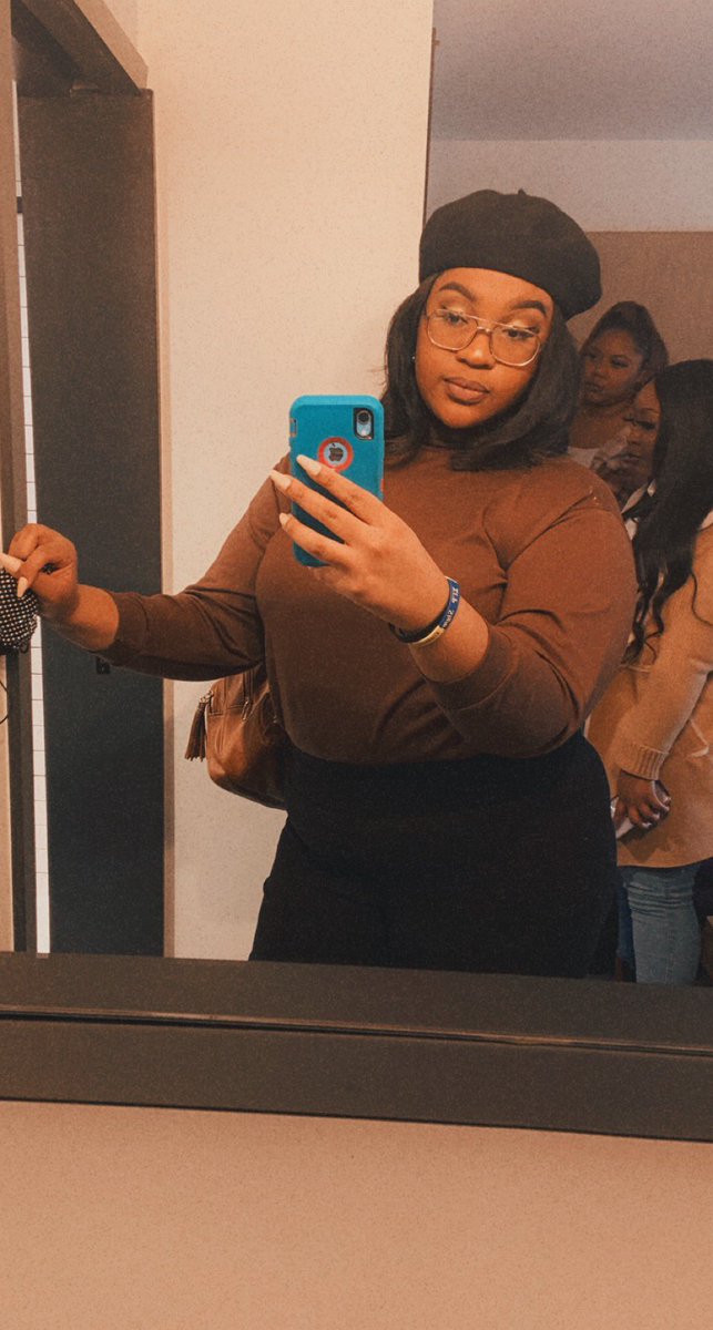 Updating my “this her” pictures ✍🏽🥰