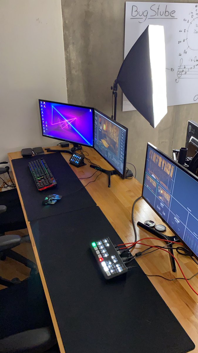 bug_stube's tweet image. Im Studio haben wir heute unsere Technik aufgestockt! Ab sofort wird in der Regie immer zu zweit gesessen um unser neues Blackmagic ATEM Mini Pro zu bedienen! 
@thomann #stube #BUGarmy #STUBENcrew #couch #gaming