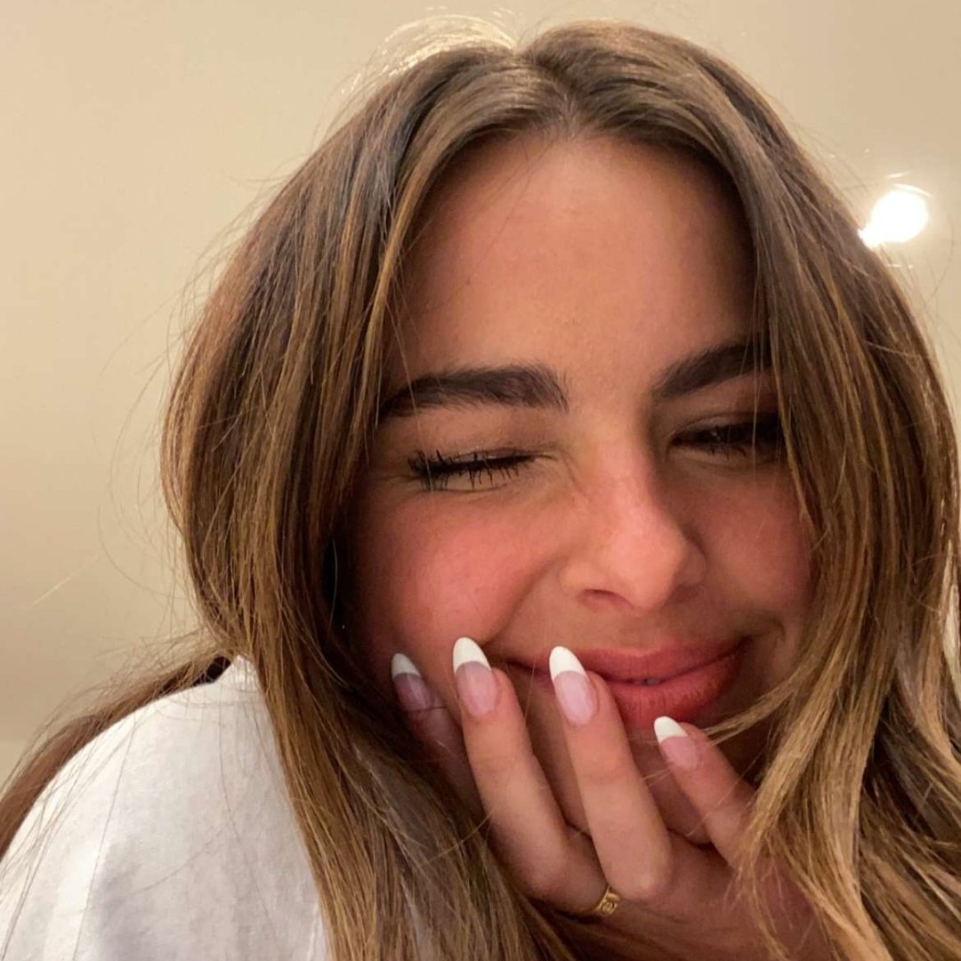muglerae's tweet photo. –your smile is full of light and joy, never let anyone or anything turn off your light, fulfill your dreams and keep growing. You're an incredible person, hope one day to meet you and hug you addison, i love you<3
#hereforaddison @whoisaddison https://t.co/DoOdBE8epE