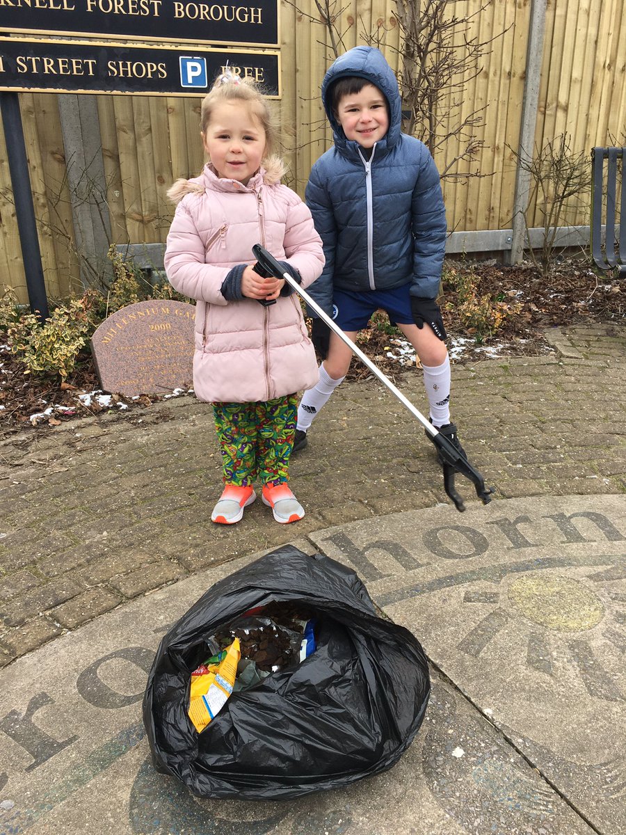 JenHopkins2's tweet photo. 100 piece of litter collected by the Cooks #acenturyforcaptaintom @CrowthorneCofE https://t.co/xRrMJo05Cd
