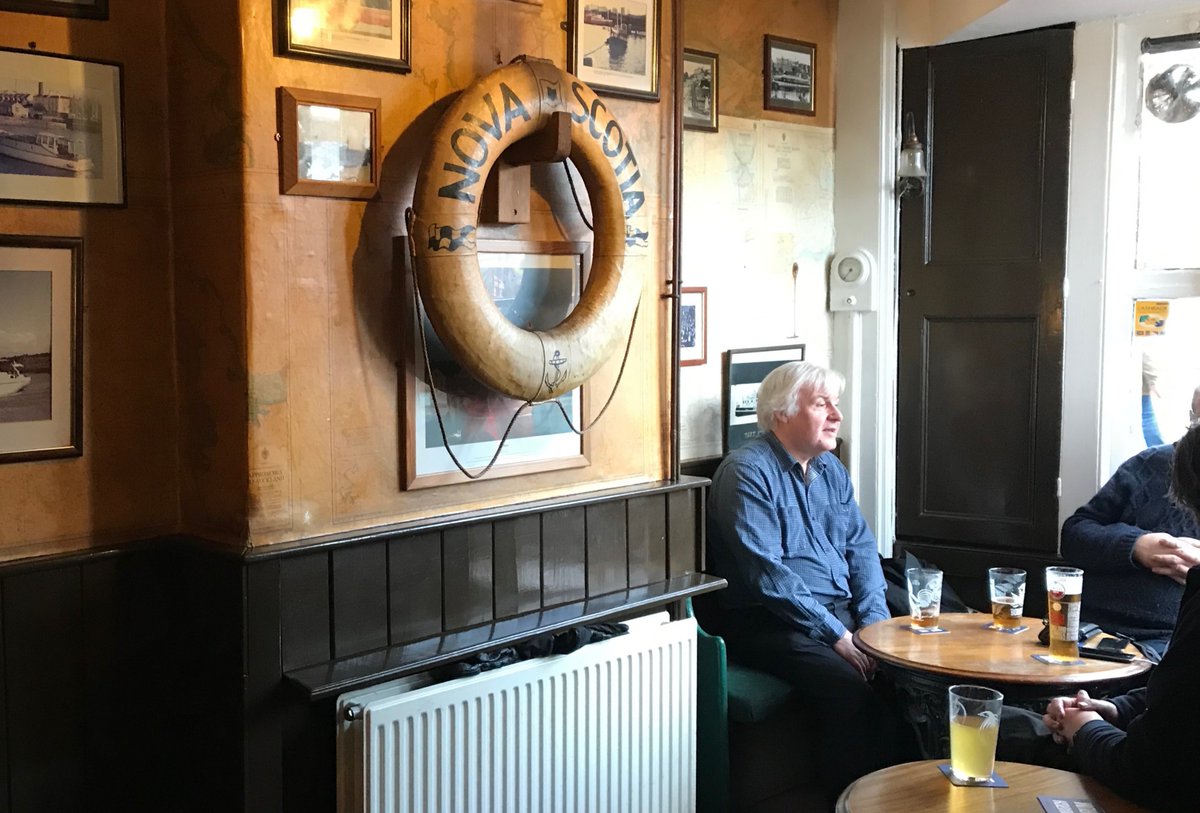 One of the My Bristol Favourites choices of chef Jake Platt in  @Bristol247 tomorrow is the Nova Scotia pub in Hotwells. It's got me really, really missing pubs. So here are a few photos of that most brilliant of watering holes. (THREAD 1/5)