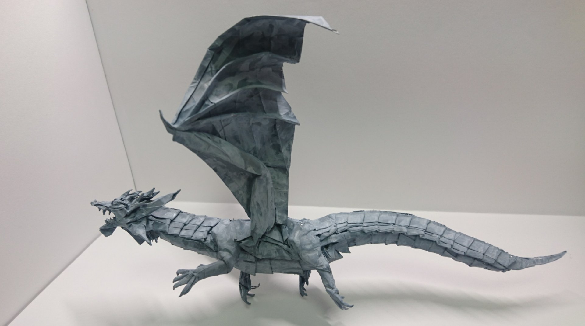 ふるおろ 折り紙でドラゴンを創作してみました 名前はまだ決まってません 不切正方形一枚です 折り紙 折り紙作品 T Co C5pkda2jud Twitter