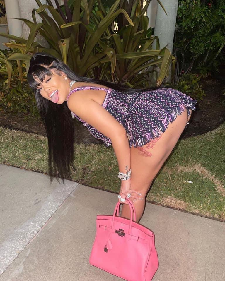 BigLattoo's tweet photo. Double C me if you wanna see me 👅 https://t.co/MdYBBY3MEp