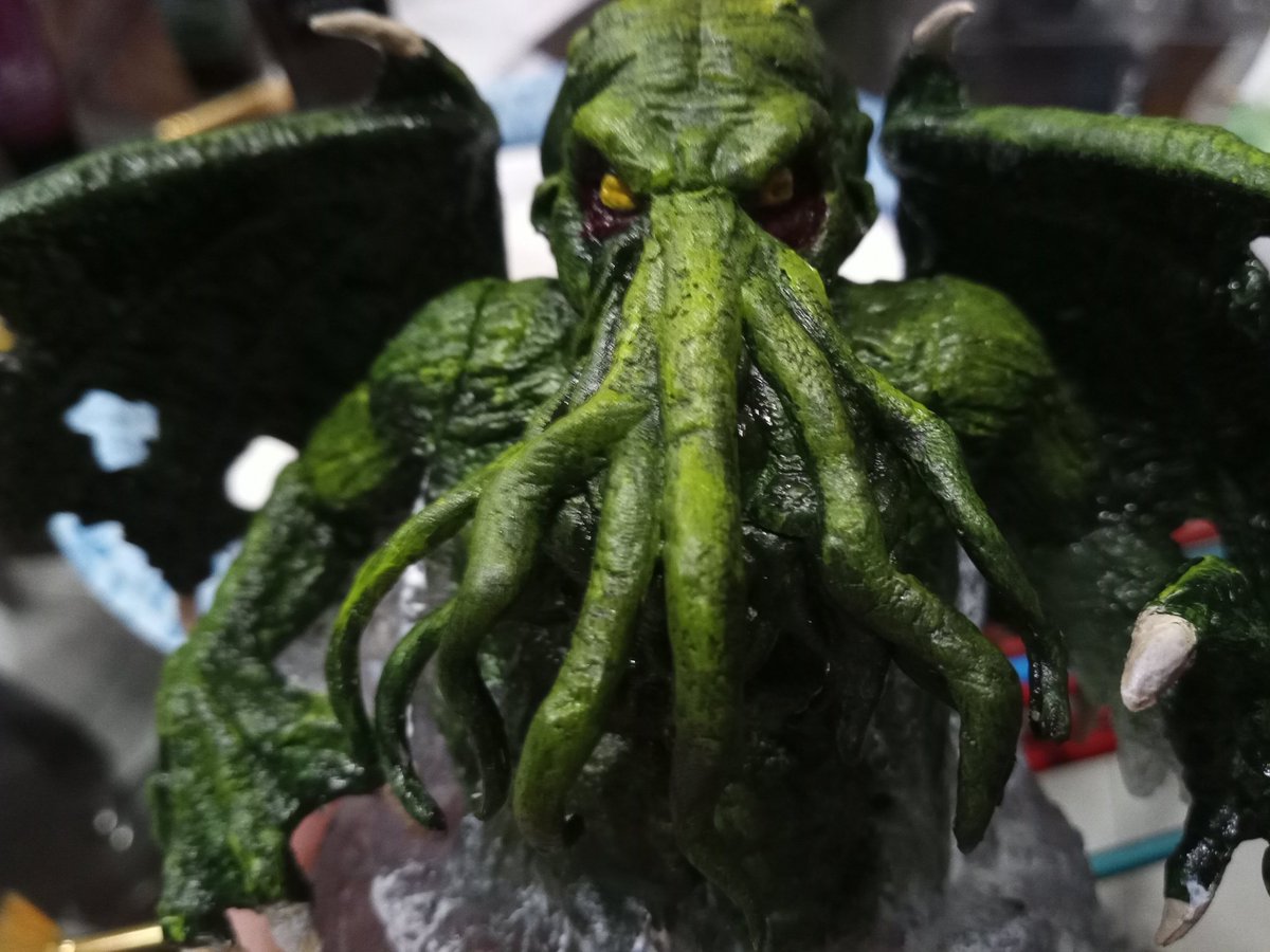 TynaStargazer's tweet photo. Went to amazing game store for tabletop gaming and the owner gave me this as a gift since we go there and I now have a dice addiction to them now.

I painted it and I got to say this is the first time I have felt proud of something I painted. 😊💙💙💙
#Cthulhu #DnD #paintmodel https://t.co/YQK60N5G0Q